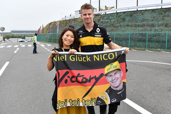 Nico Hulkenberg, Renault Sport F1 Team and fan and banner
