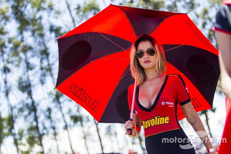 Chica de la parrilla