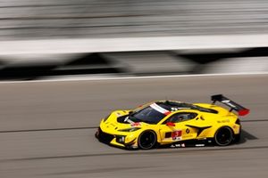 #3 Corvette Racing by Pratt Miller Motorsports Corvette Z06 GT3.R: Antonio García, Alexander Sims, Daniel Juncadella