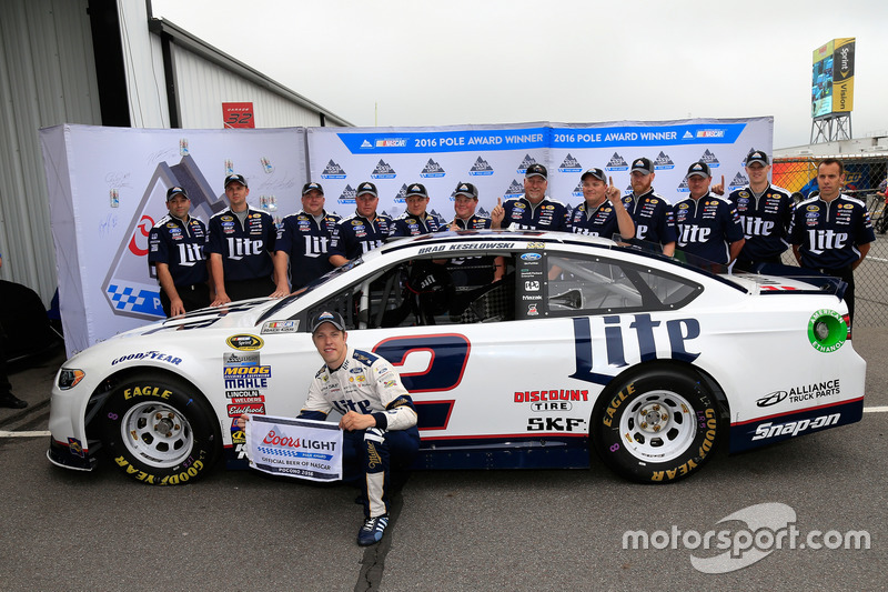 Polesitter Brad Keselowski, Team Penske, Ford