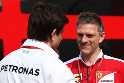 Toto Wolff, Mercedes-Motorsportchef, und James Allison, Ferrari-Technikchef
