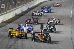 Restart: James Hinchcliffe, Schmidt Peterson Motorsports, Honda, führt