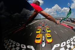 Start: Brad Keselowski, Team Penske Ford aan de leiding
