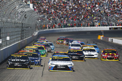 Start: Carl Edwards, Joe Gibbs Racing Toyota leads