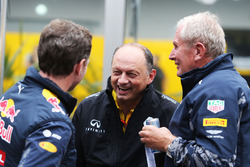 Керівник Red Bull Racing Крістіан Хорнер, гоночний директор Renault Sport F1 Team Фредерік Вассьор,
