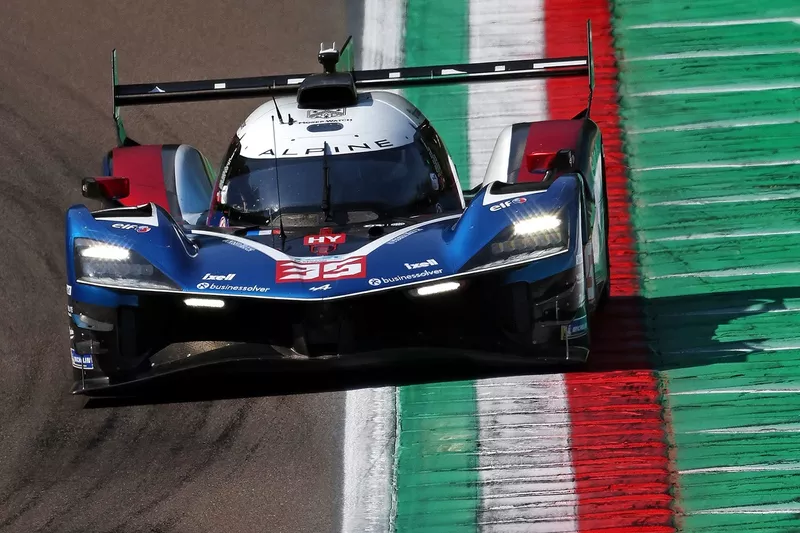 N.º 35 Alpine Endurance Team Alpine A424: Antonio Félix da Costa, Ferdinand Habsburg, Charles Milesi