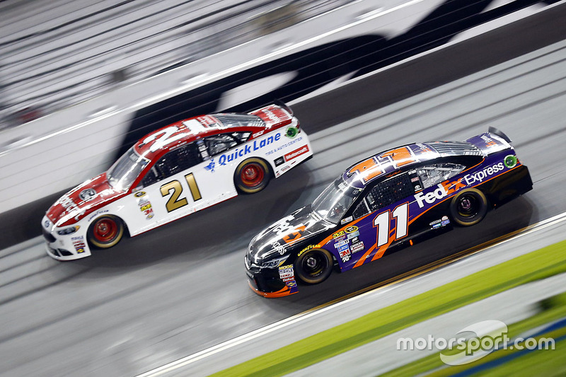 Ryan Blaney, Wood Brothers Racing Ford, Denny Hamlin, Joe Gibbs Racing Toyota