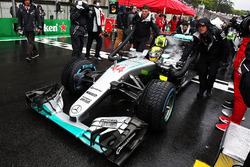 Lewis Hamilton, Mercedes AMG F1 W07 Hybrid, sur la grille