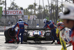 Ed Jones, Dale Coyne Racing Honda, pit stop