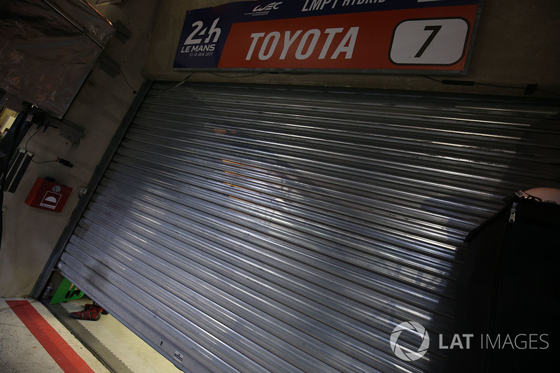 Jam ke-9: Konfirmasi tersingkirnya pemimpin balapan Toyota #7