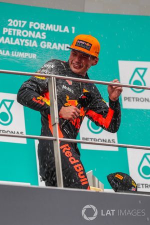 Podio: ganador de la carrera Max Verstappen, Red Bull Racing