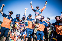 #19 KTM Racing Team: Laia Sanz, #14 Red Bull KTM Factory Racing: Sam Sunderland y #16 Red Bull KTM F