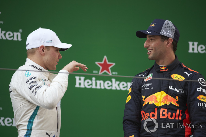 Podio: il vincitore della gara Daniel Ricciardo, Red Bull Racing, il secondo classificato Valtteri Bottas, Mercedes-AMG F1, il terzo classificato Kimi Raikkonen, Ferrari