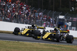Nico Hulkenberg, Renault Sport F1 Team R.S. 18 ve Carlos Sainz Jr., Renault Sport F1 Team R.S. 18