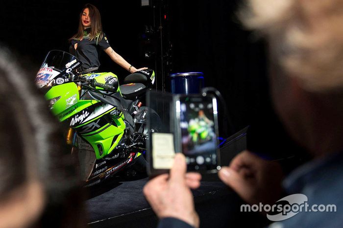 Chica de Kawasaki Puccetti Racing