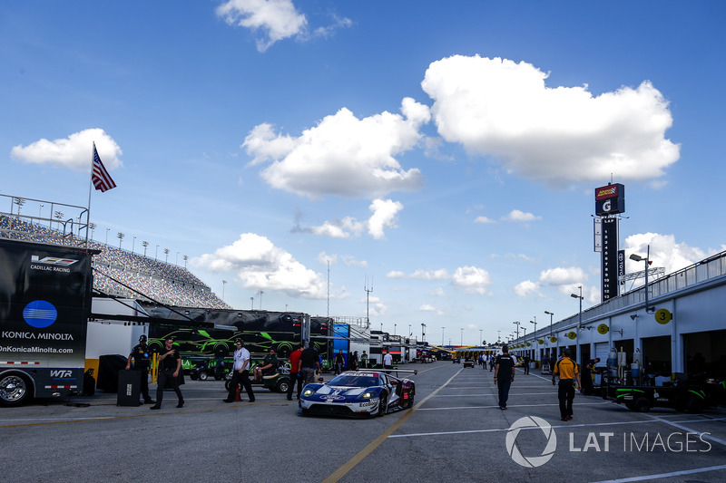 #66 Ford Performance Chip Ganassi Racing Ford GT: Joey Hand, Dirk Müller, Sebastien Bourdais