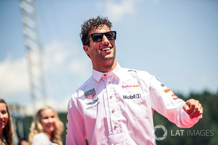 Daniel Ricciardo, Red Bull Racing, en el drivers parade
