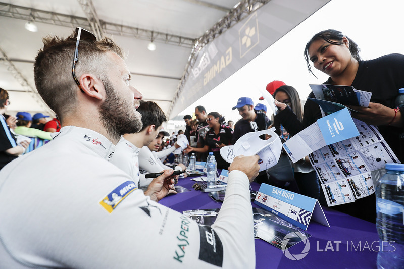 Sam Bird, DS Virgin Racing, at the autograph session