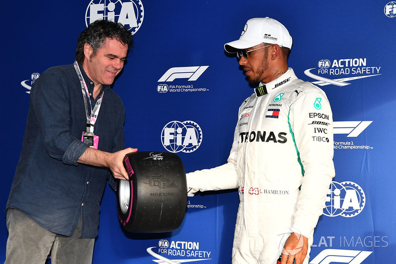 Pole sitter Lewis Hamilton, Mercedes-AMG F1 celebrates in parc ferme with Pirelli Pole Position Awar