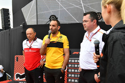 Frederic Vasseur, Sauber, Takım Patronu, Cyril Abiteboul, Renault Sport F1 Direktörü ve Eric Boullier, McLaren Yarış Direktörü