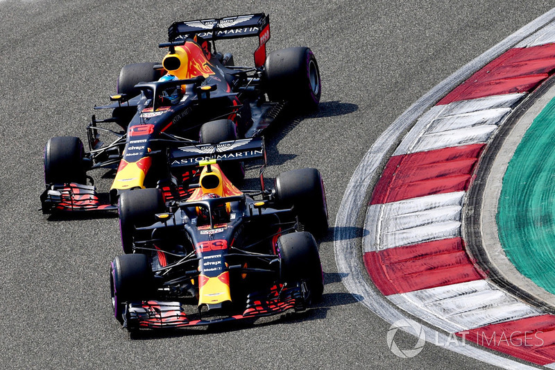 Max Verstappen, Red Bull Racing RB14 y Daniel Ricciardo, Red Bull Racing RB14