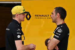 Nico Hulkenberg, Renault Sport F1 Team y Cyril Abiteboul, Director deportivo de Renault Sport F1