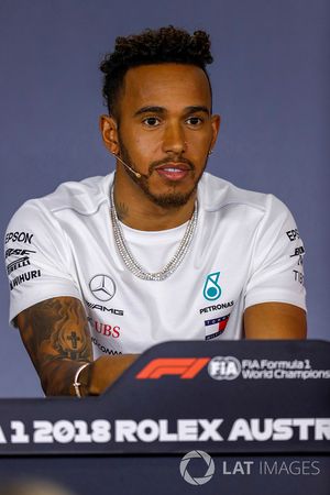 Lewis Hamilton, Mercedes AMG F1 en la conferencia de prensa