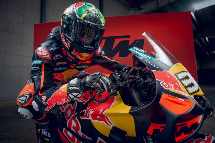 Brad Binder, Tim Balap Pabrik Red Bull KTM