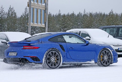 Porsche 911 GT2 spyshot