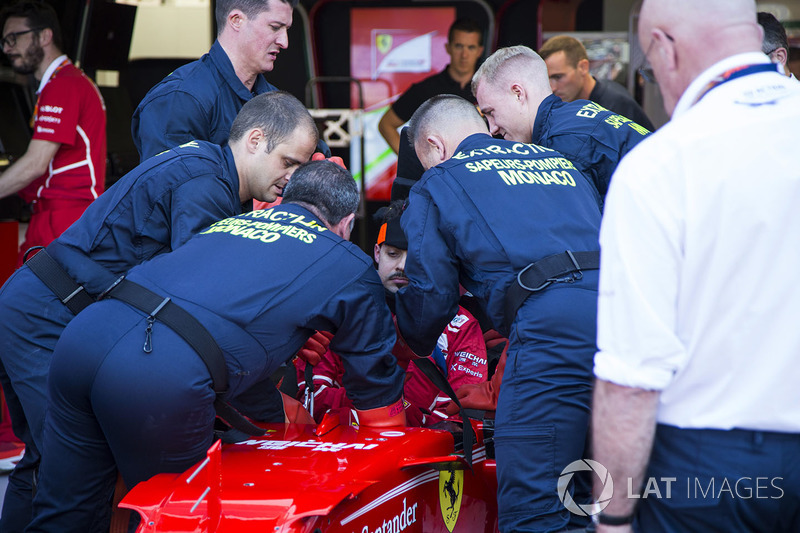 Medical Team practice driver extraction at Ferrari