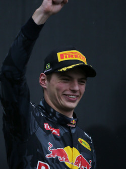 Max Verstappen, Red Bull Racing celebra su tercer puesto en el podio
