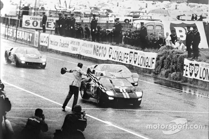 Primera victoria de Ford en las 24 horas de Le Mans, 1966: el ganador Ford GT-40 mark II conducido p