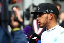 Lewis Hamilton, Mercedes AMG F1 Team con los medios