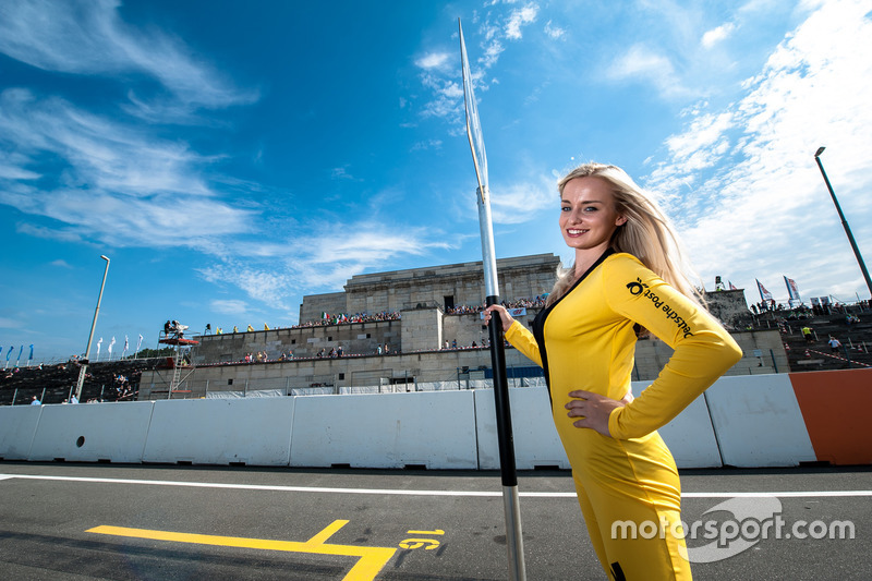 Grid girl