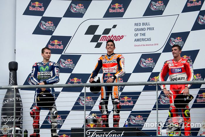 Podium: ganador, Marc Marquez, Repsol Honda Team, Honda; segundo, Jorge Lorenzo, Movistar Yamaha MotoGP, Yamaha; tercero Andrea Iannone, Ducati Team, Ducati