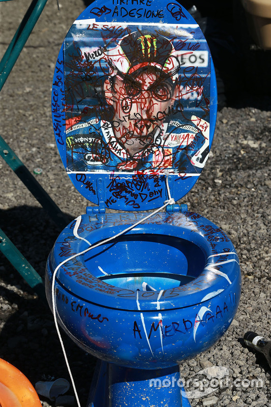 Toilet con la foto di Jorge Lorenzo