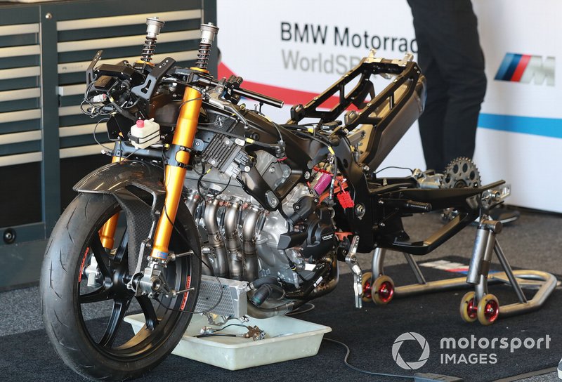#66 BMW Motorrad WorldSBK Team: Tom Sykes