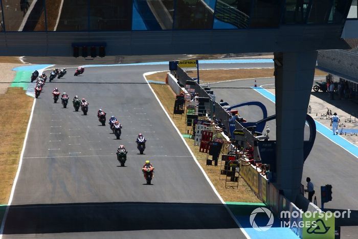 Alvaro Bautista, Aruba.it Racing-Ducati Team leads from lap 1