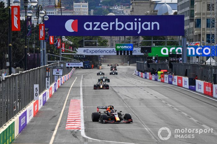 Max Verstappen, Red Bull Racing RB16B, Sergio Pérez, Red Bull Racing RB16B