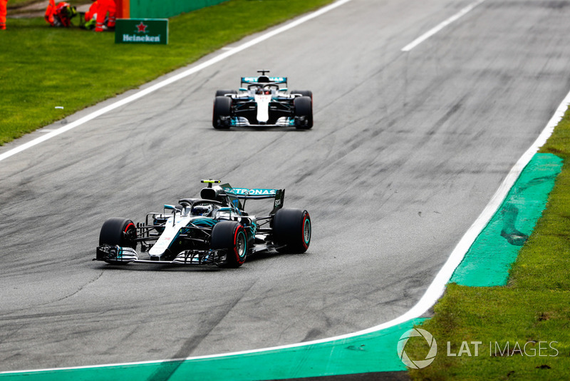 Mercedes щелкает по носу итальянских болельщиков