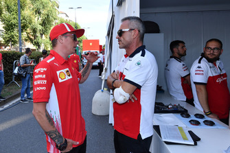 Kimi Raikkonen, Ferrari and Beat Zehnder, Alfa Romeo Sauber F1 Team Manager