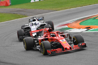 Sebastian Vettel, Ferrari SF71H y Lance Stroll, Williams FW41