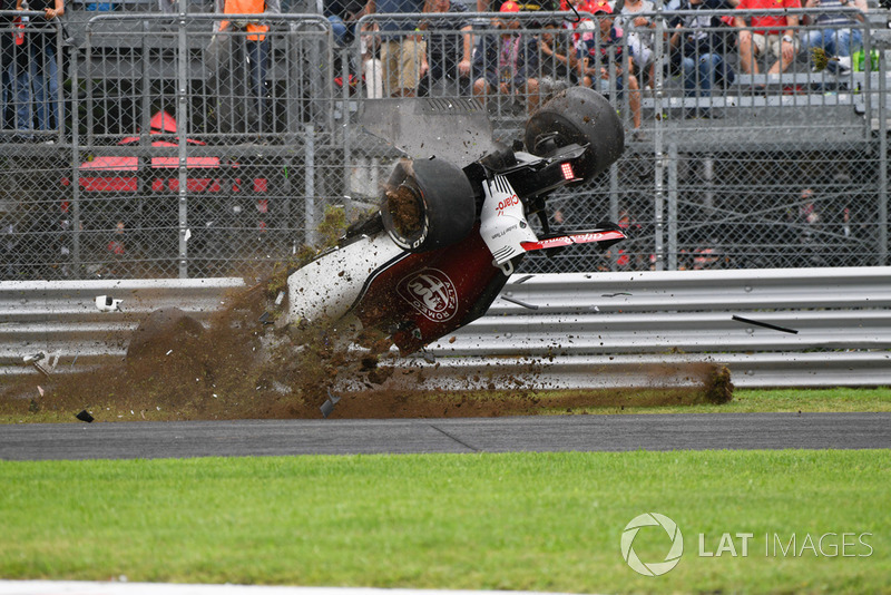 Marcus Ericsson, Sauber C37 crash