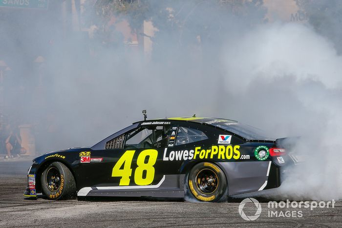 Jimmie Johnson, Hendrick Motorsports, Chevrolet Camaro Lowe's for Pros