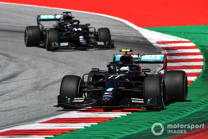 Valtteri Bottas, Mercedes F1 W11 EQ Performance, Lewis Hamilton, Mercedes F1 W11 EQ Performance