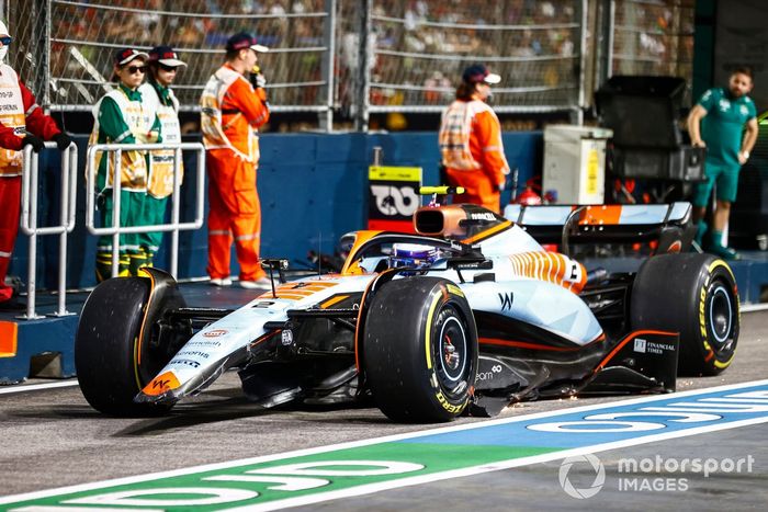 Logan Sargeant, Williams FW45, en boxes con un alerón roto