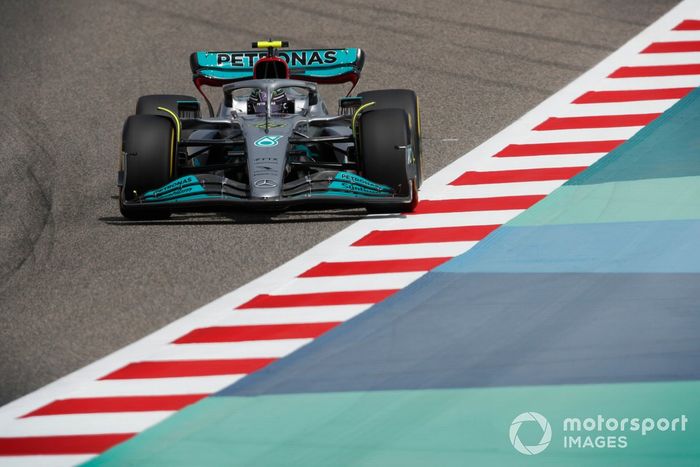 Lewis Hamilton, Mercedes W13