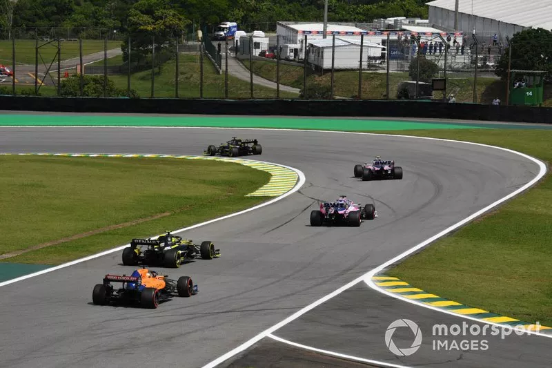 Sergio Perez, Racing Point RP19, Nico Hulkenberg, Renault F1 Team R.S. 19, Carlos Sainz Jr., McLaren MCL34