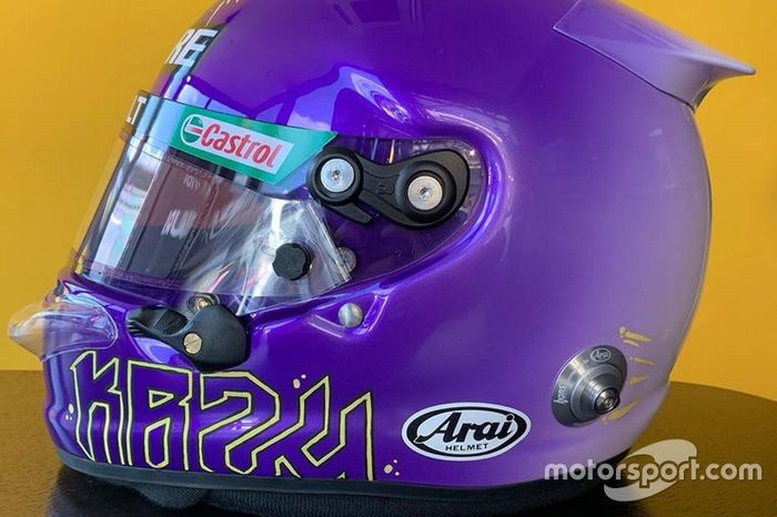 Casco de Daniel Ricciardo en homenaje a Kobe Bryant durante la pretemporada