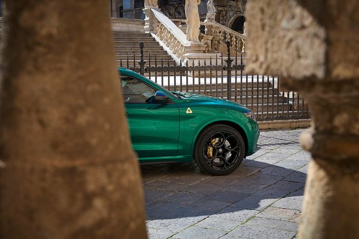 Alfa Romeo Stelvio Q 100° Anniversario
